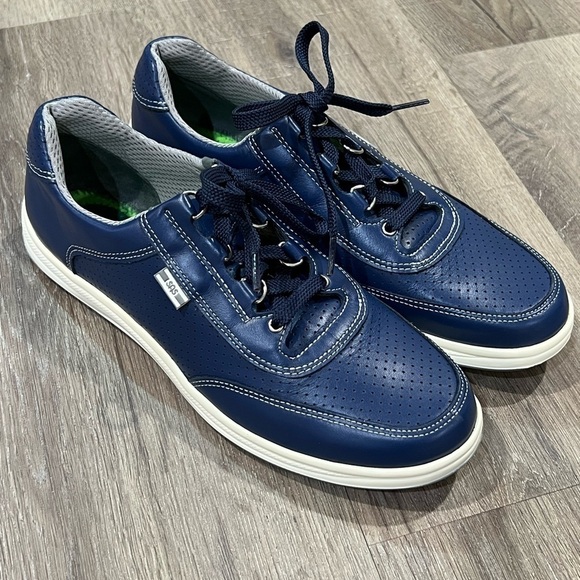 $210 New SAS 9.5 Narrow Women’s Sporty Lux Lace Sneaker Leather Navy Shoe - Picture 1 of 11